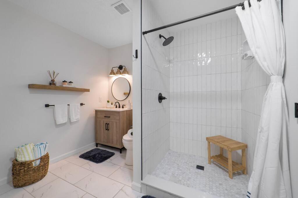 New Modern Bungalow Close To Downtown! Fully Fenced Yard St. Augustine Εξωτερικό φωτογραφία