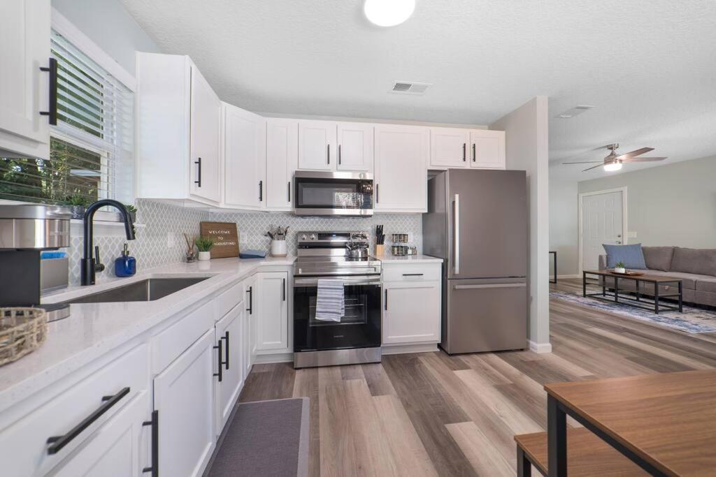 New Modern Bungalow Close To Downtown! Fully Fenced Yard St. Augustine Εξωτερικό φωτογραφία