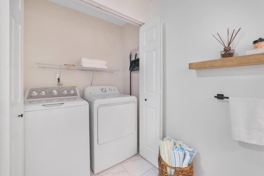 New Modern Bungalow Close To Downtown! Fully Fenced Yard St. Augustine Εξωτερικό φωτογραφία