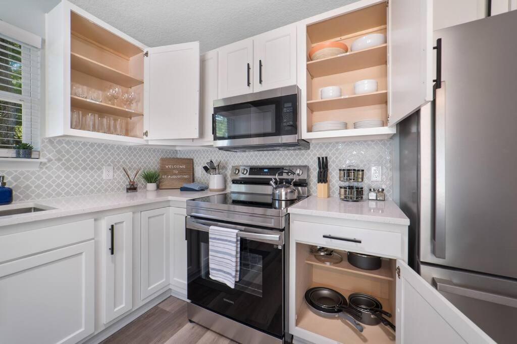 New Modern Bungalow Close To Downtown! Fully Fenced Yard St. Augustine Εξωτερικό φωτογραφία