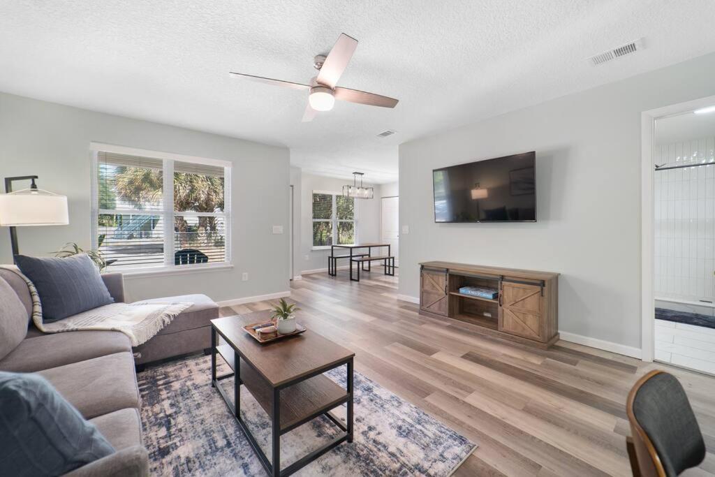 New Modern Bungalow Close To Downtown! Fully Fenced Yard St. Augustine Εξωτερικό φωτογραφία